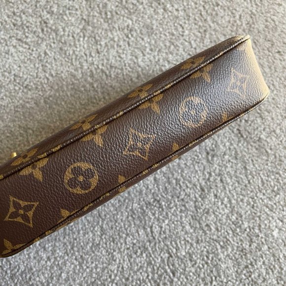 100% Authentic Louis Vuitton Pochette Accessoires M40712 *receipt included* - Picture 4 of 11